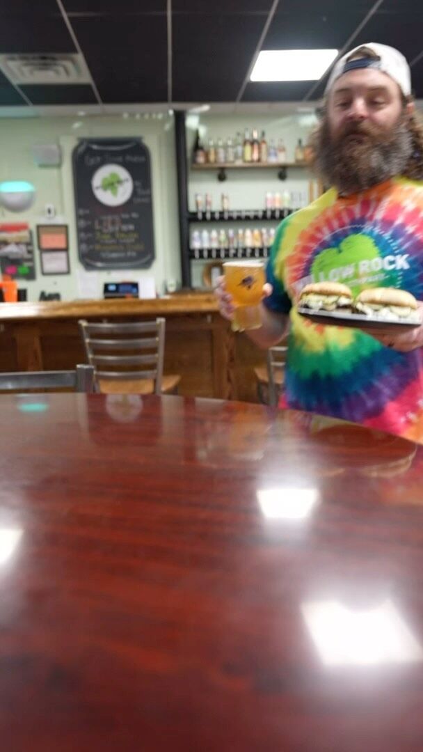 An awesome lunch order at Willow Rock..these delicious sliders from @brewgrubcny and a pint of Hammock Daze…come up and join us for lunch today. 

#craftbeer #lunch #sliders #willowrockbrew #syracuse