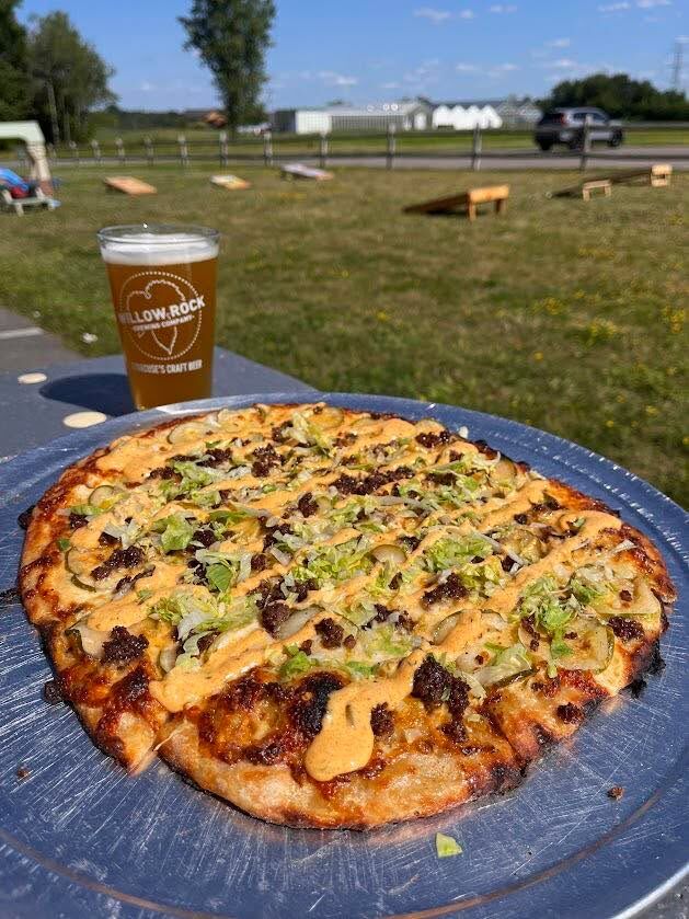 A cheeseburger pizza is probably one of the best pairings to go with a handcrafted beer, and you can get both at Willow Rock Cicero! 

#willowrockbrewingcompany #craftbeer #brewery #drinklocal #cicero #CNY #pizzalover #thirstythursday #cheeseburgerpizza #thursdayvibes #foodie