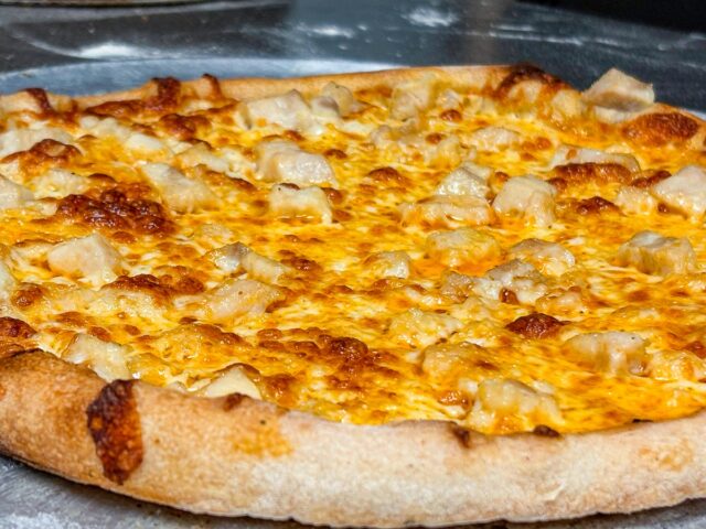 It's bitter cold outside, but our pizza is piping hot! 
📸 pictured: our popular Buffalo Chicken Pizza.

As a reminder our Super Bowl specials tomorrow include $3 off all pizzas and 10% off Willow Rock cans, both at the pub and to-go. Kitchen will be open til 5; bar til 5:30.