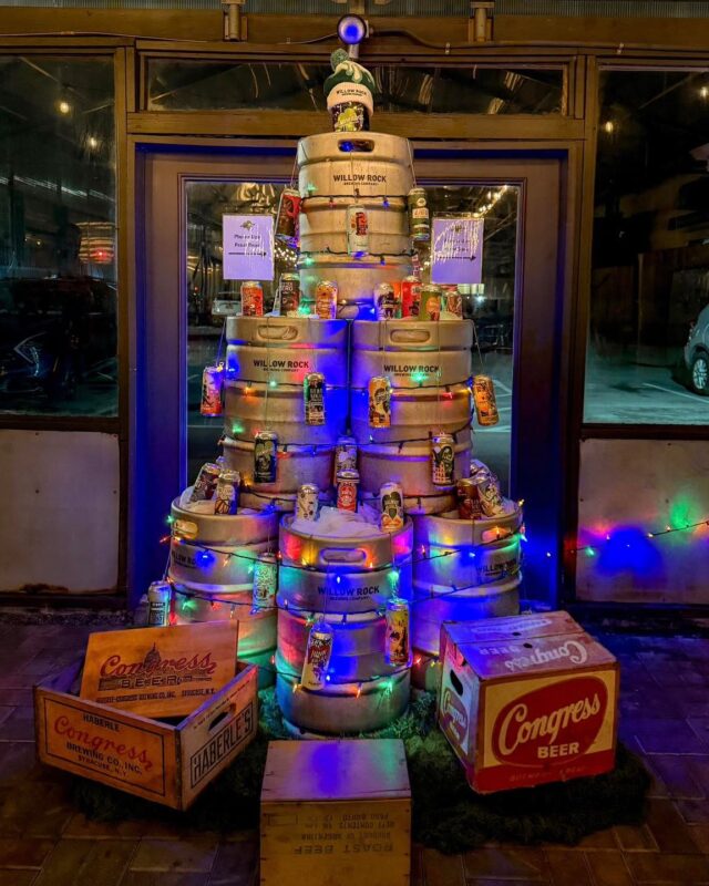 Thank you to everyone who came out and celebrated with us last night! We hope you’re all enjoying the last weekend before the holidays 🌲