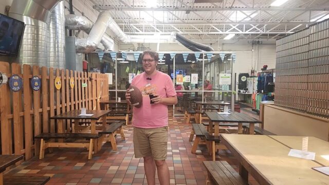 We're gearing up for a great football weekend; one that starts Friday night!

Catch SU at home against new ACC rival Stanford at 7pm, then on Sunday catch the whole slate of NFL games.

Drink specials, food specials, and one awesome beer hall!

#BeerHall #NiceCatch #Beeracuse #LocalBeer #CraftBrewery #ThinkNYDrinkNY #WillowRockBrew #CraftBeer #DrinkLocalCNY