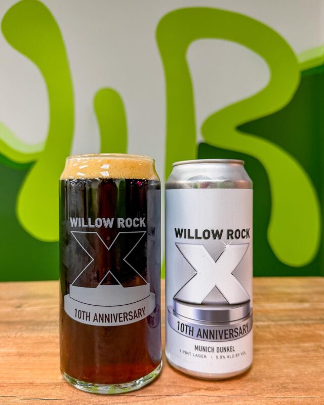 Did some say FREE BEER?! That’s right, buy a limited edition 10th Anniversary glass for $9 and get your first pint on us. At both locations while supplies last. 

.

#willowrock #drinklocal #ilovebeer #10thanniversary #syracuseny #wheresyracusedrinks #beerstagram #thinknydrinkny #cratbeer #dunkel