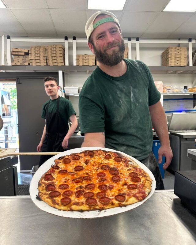 We’re serving up delicious pizzas and handcrafted beers in Cicero! 

On Wednesday through Friday from 12-3PM, we offer our Pizza & a Pint Special! 🍕 Get a cheese pizza (toppings extra) and a pint of WRBC beer for $13, or $10 if you prefer soda. 

If you’d rather visit our Syracuse location, we offer our Burger & a Pint Special! 🍔 Get any double burger and a pint of WRBC beer for $13, or $10 if you prefer a soda, Wednesday-Friday from 1-3PM. 

#willowrockbrewingcompany #craftbeer #drinklocal  #summerspecials #wednesdayvibes #WRBC #cicero #syracuse #CNY #pizza #foodlover
