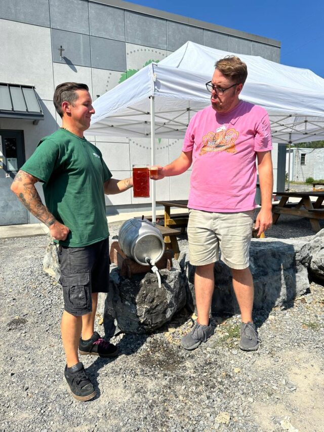 Happy Friday! 🍺 Hoi Hoi Hoi might not be in the casks anymore but it’s still on tap and in cans! 

#willowrockbrewingcompany #craftbeer #drinklocal #oktoberfest #WRBC #syracuse #cicero #hoihoihoi #fridayvibes #brewery #CNY