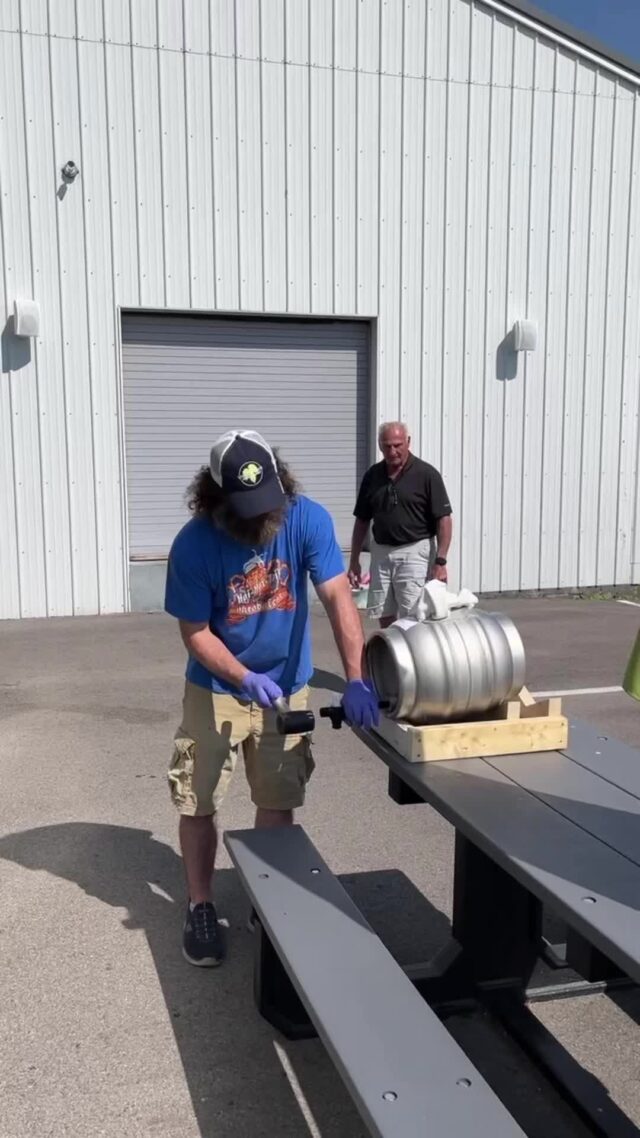 We have another cask of Hoi Hoi Hoi at each location to tap today, too! Three cheers to Oktoberfest Weekend! 🍻 #willowrockbrewingcompany #oktoberfest #craftbeer #caskbeer