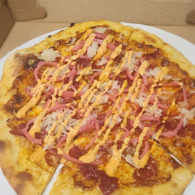 Looking to grab some delicious pizzas and brews from the Cicero location order ahead and we'll have everything ready for you for a quick pick up before trick or treating! 

https://order.toasttab.com/online/willow-rock-brewing-company-cicero